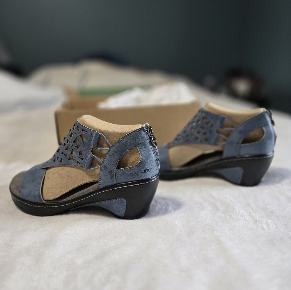 JBU Blue Wedge Shoes Womens 8.5 NWT